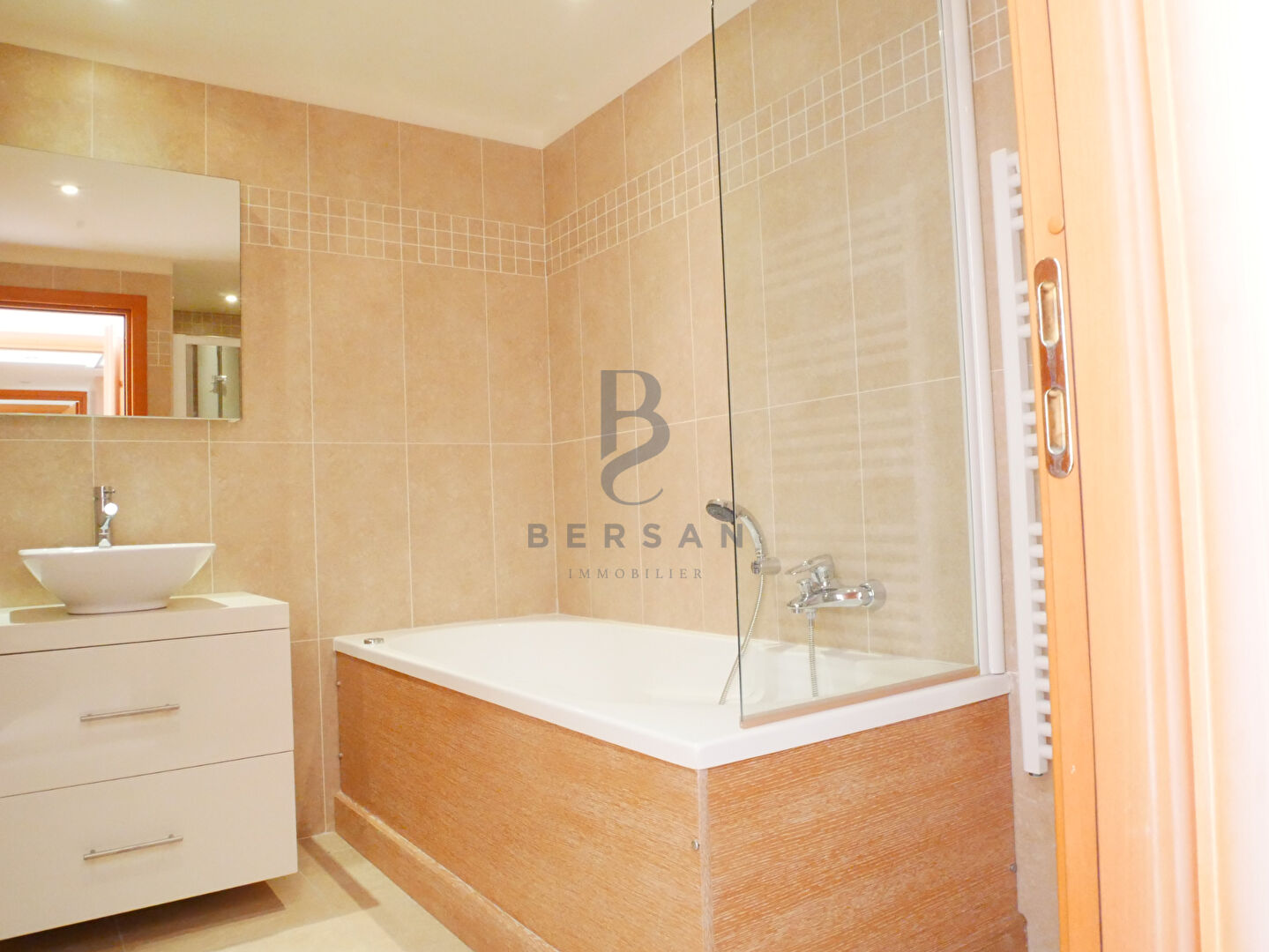 Photo Vaste 4/5 pièces avec piscine privative image 5/6