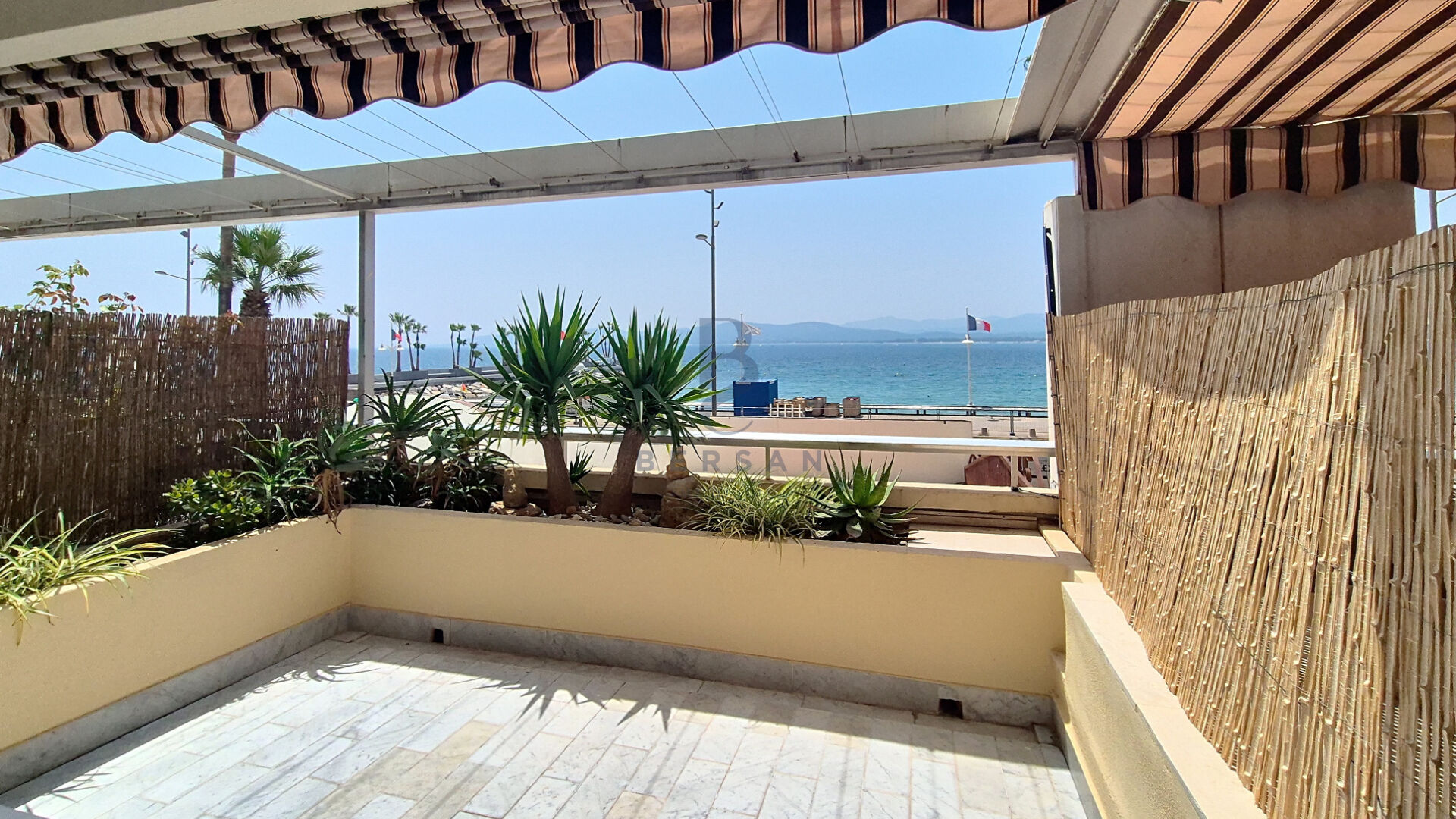 Photo APPARTEMENT FACE MER CENTRE VILLE ST RAPHAËL image 4/6