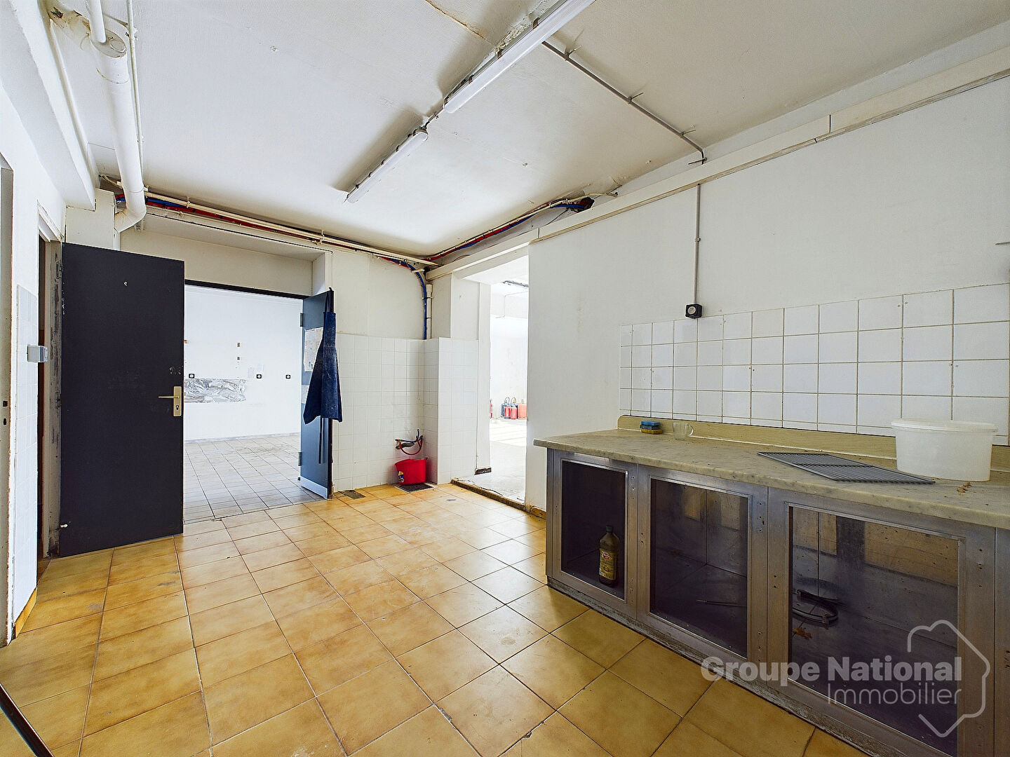 Photo Local commercial Garons 145 m2 image 5/6