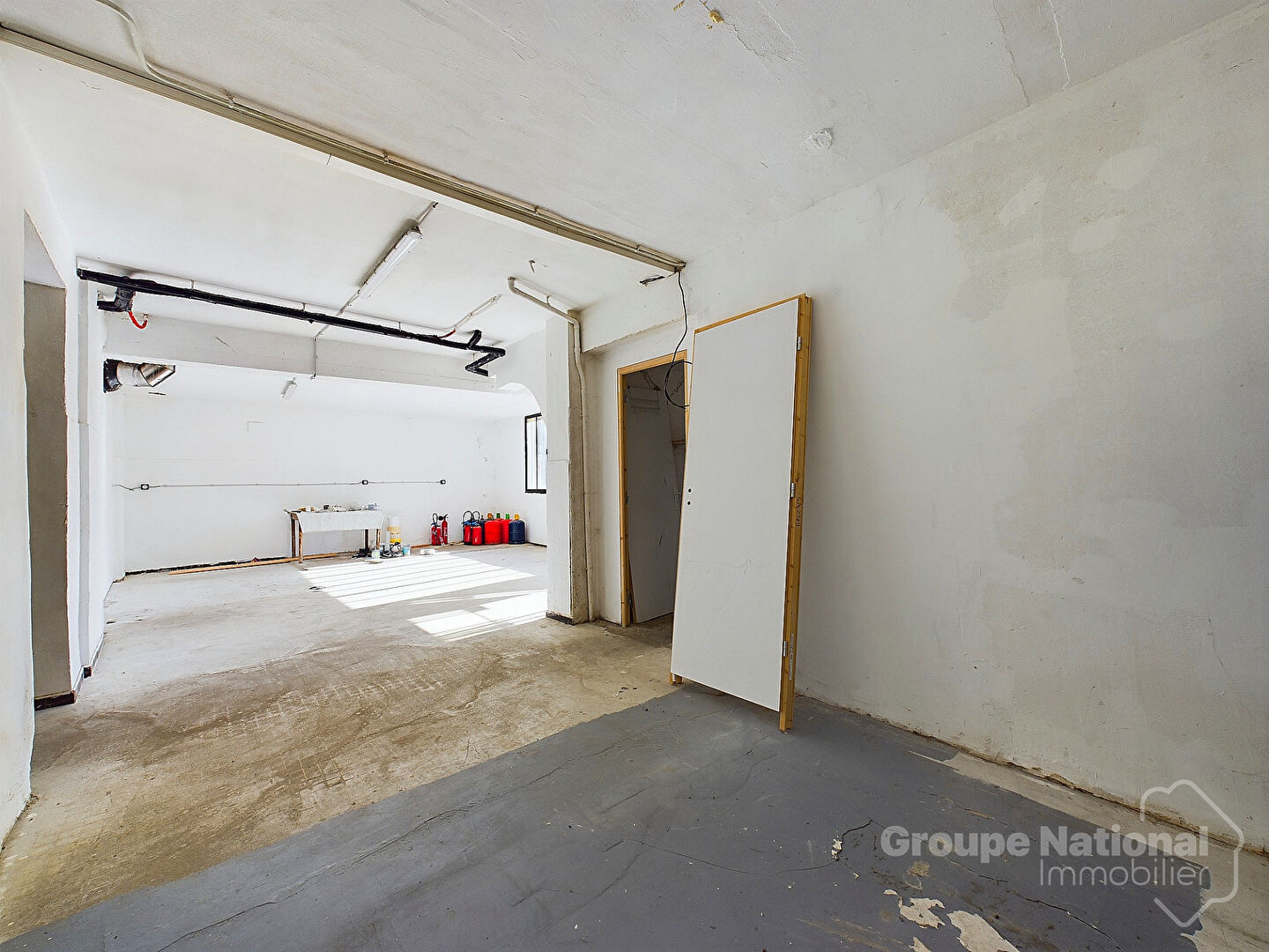 Photo Local commercial Garons 145 m2 image 6/6