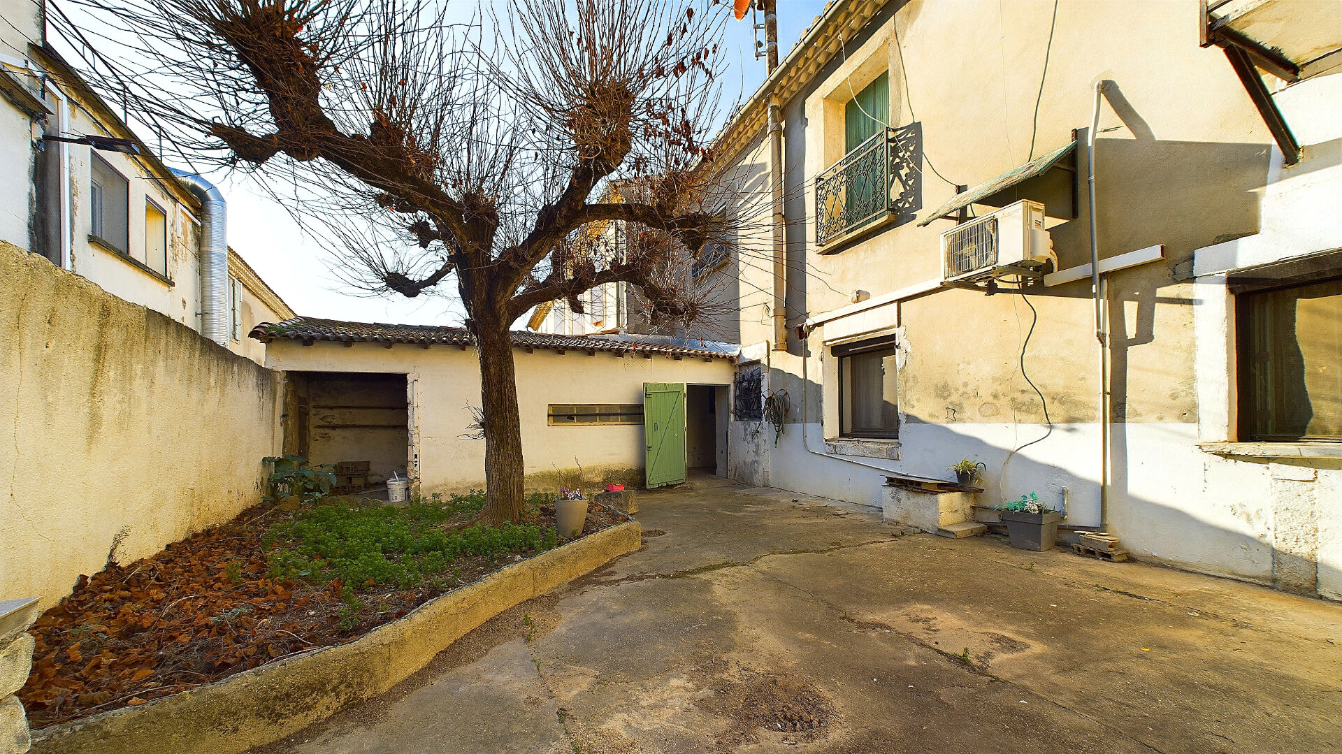 Photo ST GILLES Maison de ville avec garage et cour image 2/6