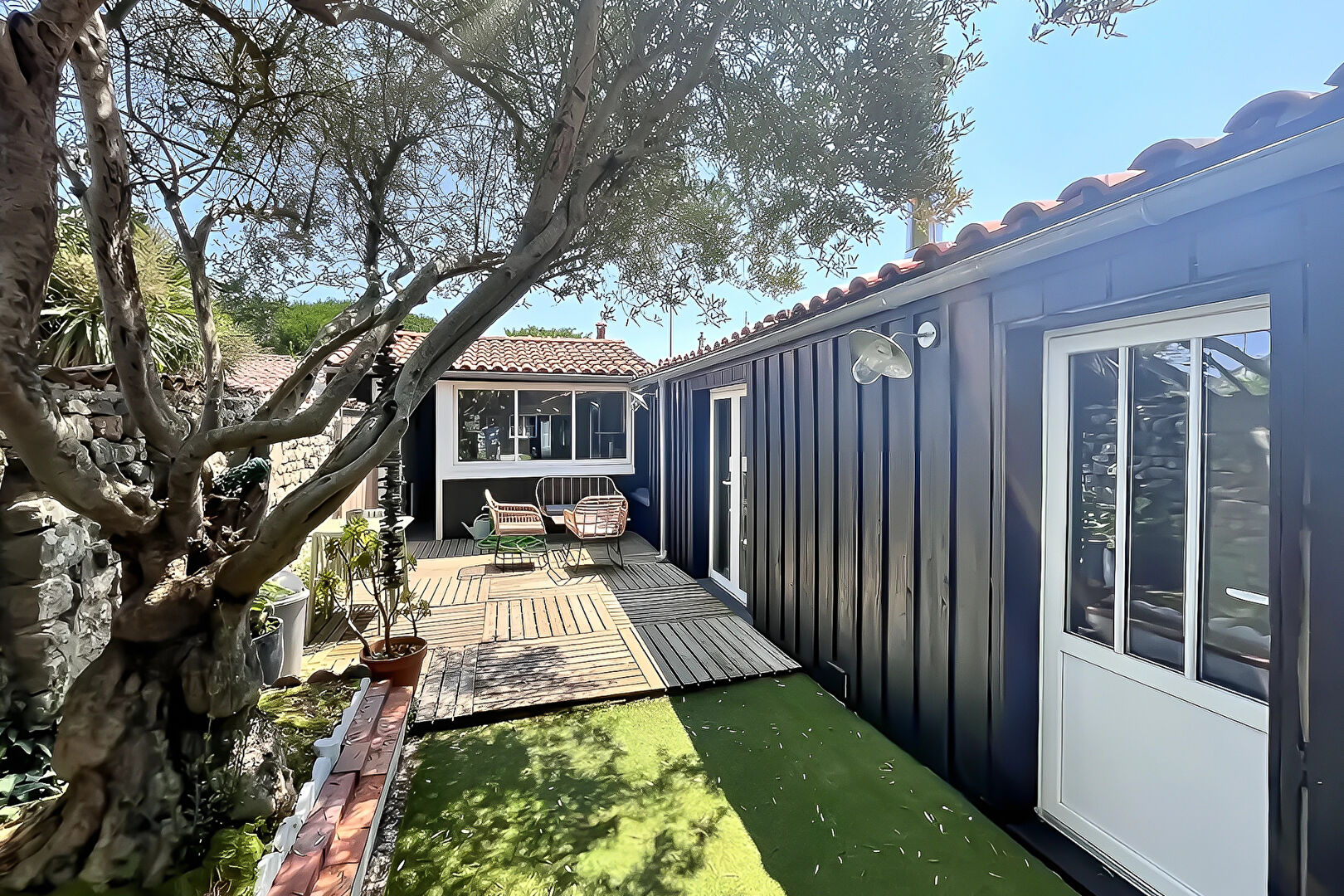 Photo Maison plain-pied Nieul Sur Mer 5 pièce(s) 129 m2 sur parcelle 273 M2 image 2/6