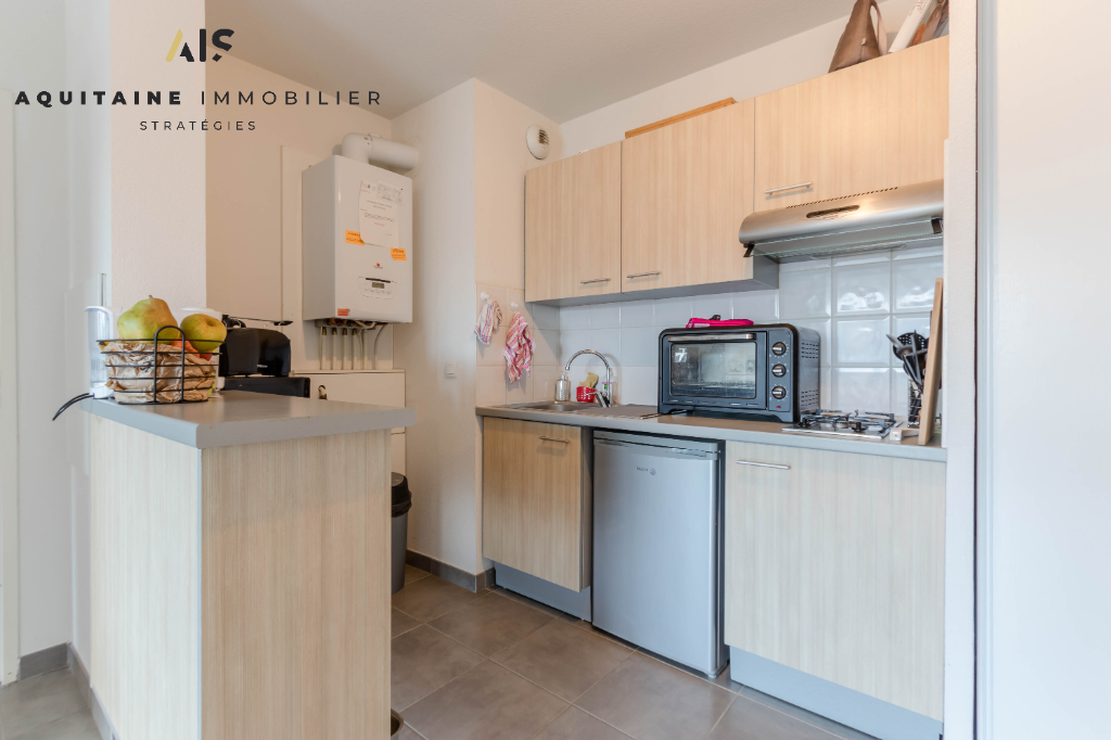 AQUITAINE IMMOBILIER STRATEGIES - EXCLUSIVITE - T2 + PARKING - 46 m² - ARTIGUES PRES BORDEAUX