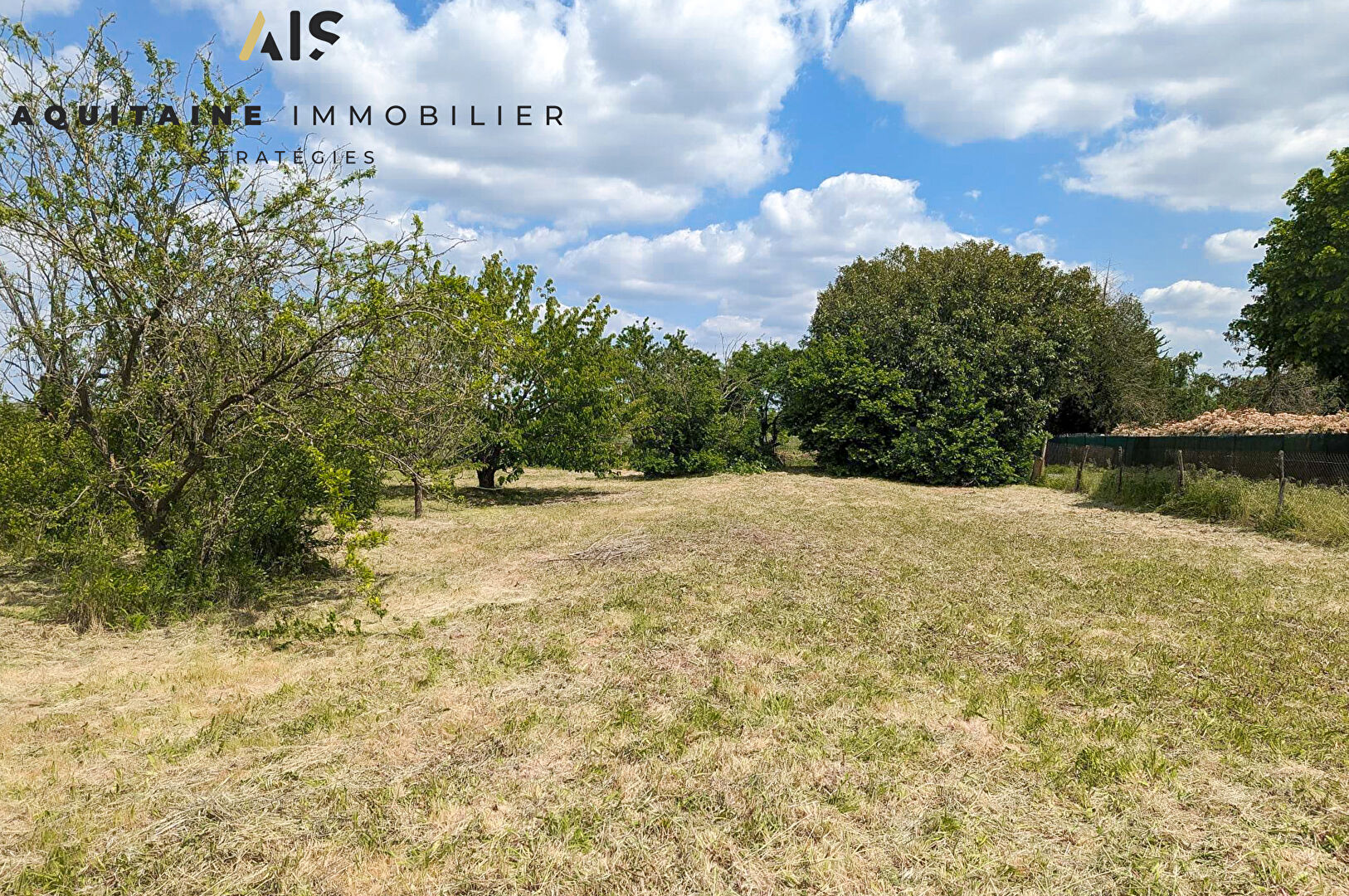 EXCLUSIVITE - AQUITAINE IMMOBILIER STRATEGIES - TERRAIN CONSTRUCTIBLE 2482 M².