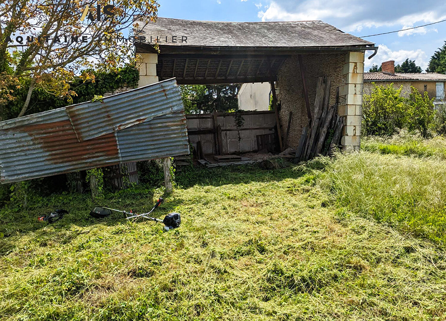 Photo EXCLUSIVITE - AQUITAINE IMMOBILIER STRATEGIES - TERRAIN CONSTRUCTIBLE 2482 M². image 3/6