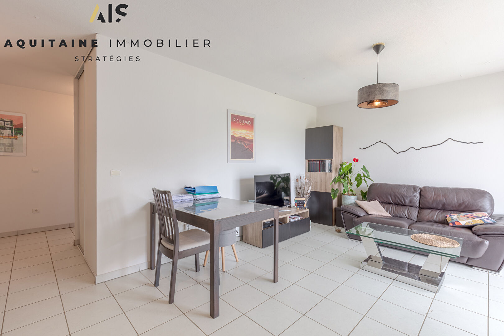 Photo AQUITAINE IMMOBILIER STRATEGIES - EXCLUSIVITE - EYSINES VIGEAN - T3 55.12 M² + PARKING. image 2/6