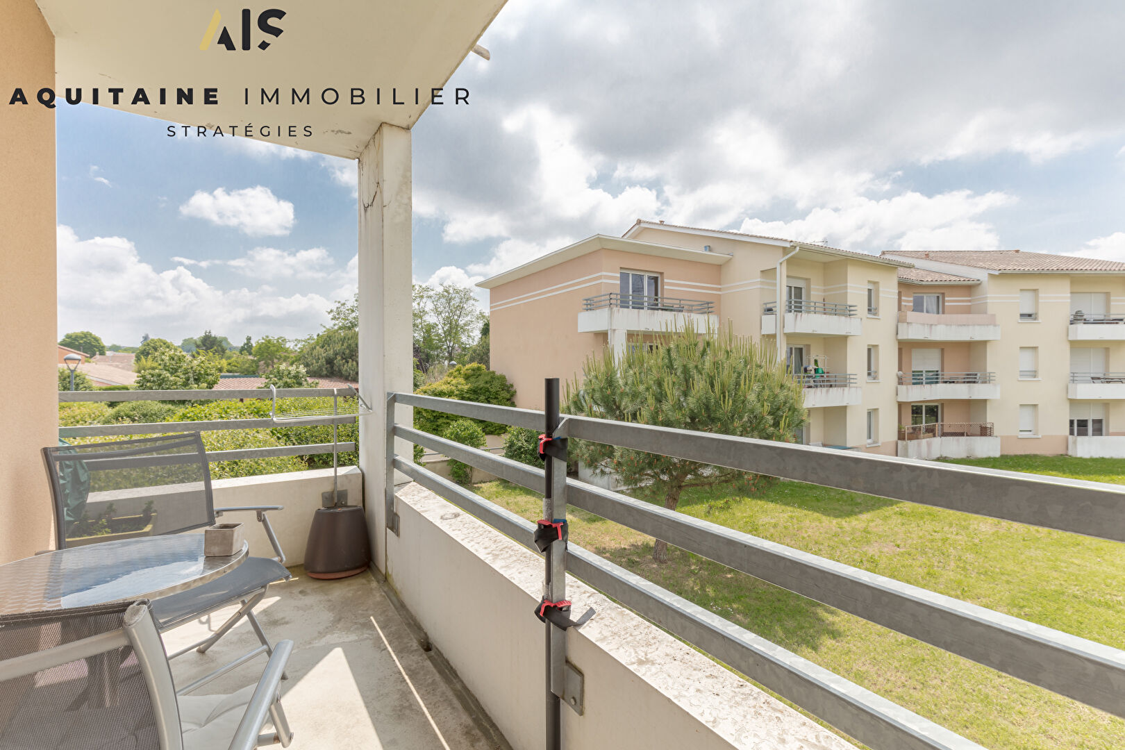 Photo AQUITAINE IMMOBILIER STRATEGIES - EXCLUSIVITE - EYSINES VIGEAN - T3 55.12 M² + PARKING. image 4/6