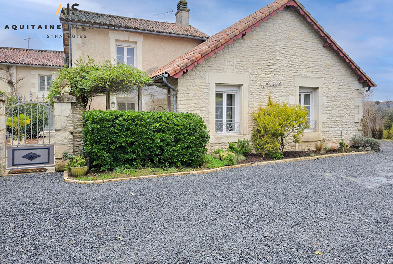 AQUITAINE IMMOBILIER STRATEGIES - NOUVEAUTE - AVANTON - MAISON  T6 D'ENVIRON 270 M²  - PARCELLE 1474 M²
