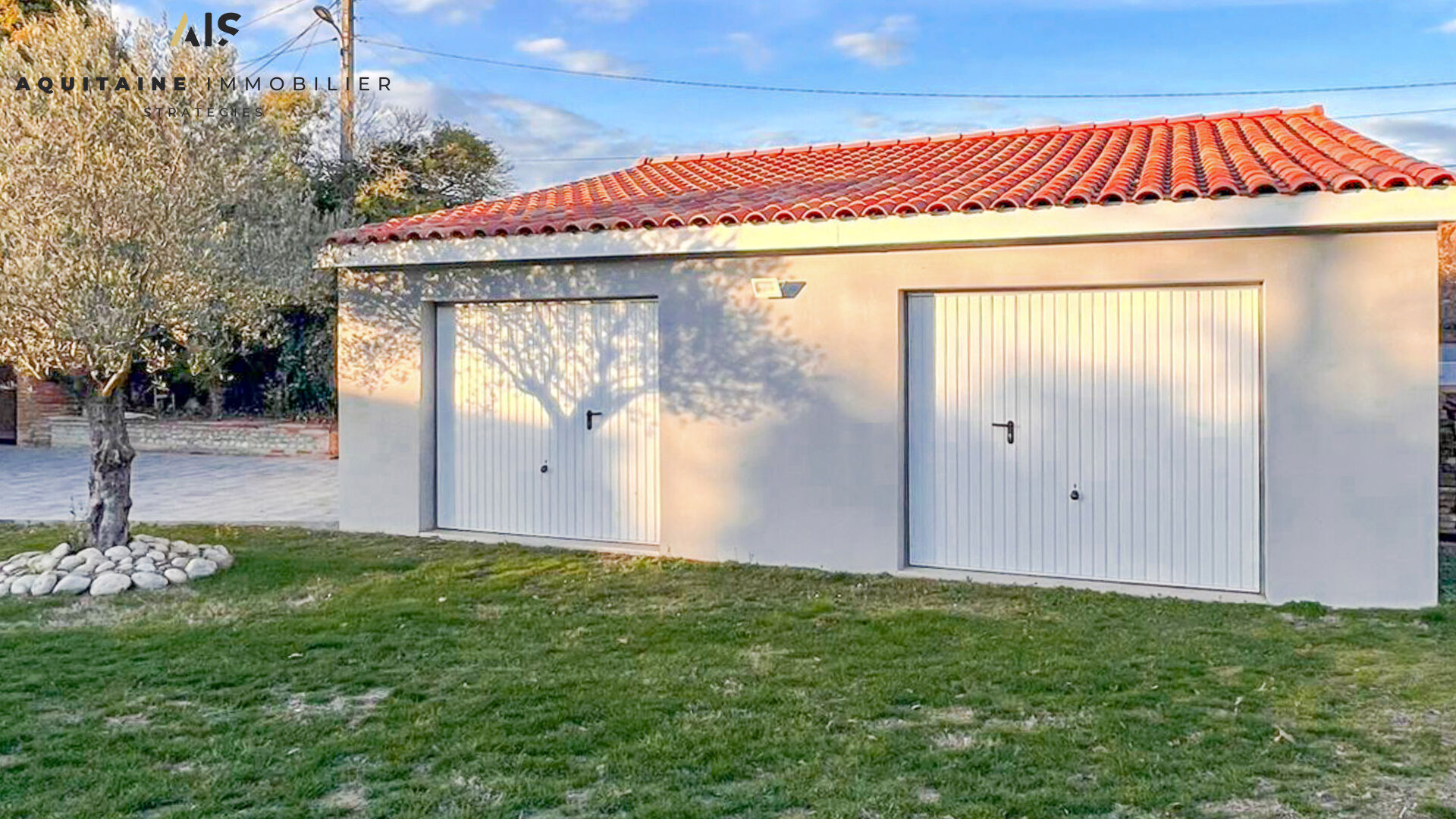 Photo AQUITAINE IMMOBILIER STRATÉGIES - ANCIENNE FERME TOULOUSAINE RENOVEE - 6 PIECES - 264M2  - PISCINE image 4/6