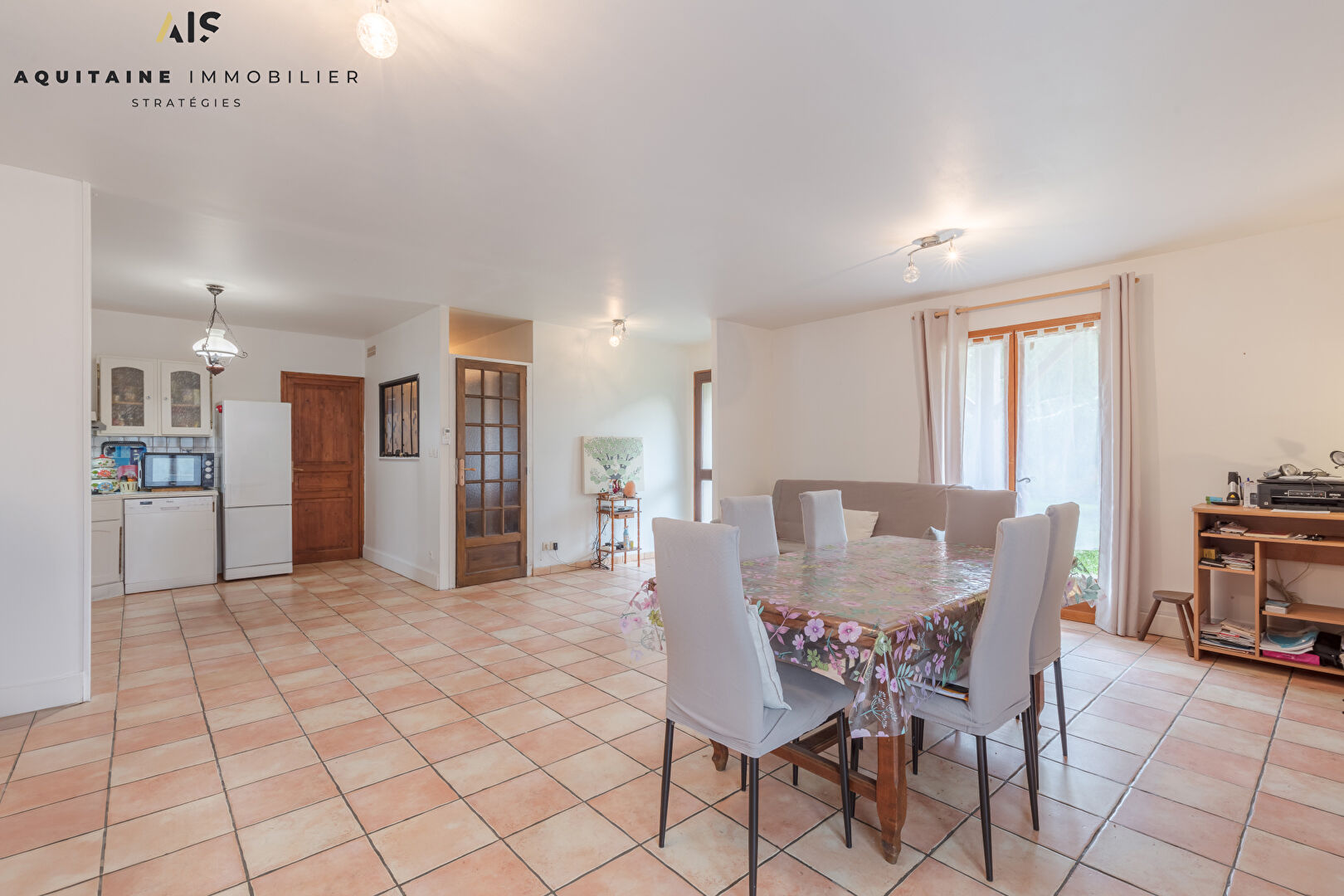 Photo VENDU PAR L AGENCE - AQUITAINE IMMOBILIER STRATEGIES - EXCLUSIVITE - MAISON T4 118 M² - SAINT GERMAIN  D'ESTEUIL - TERRAIN  2557 M² image 1/6