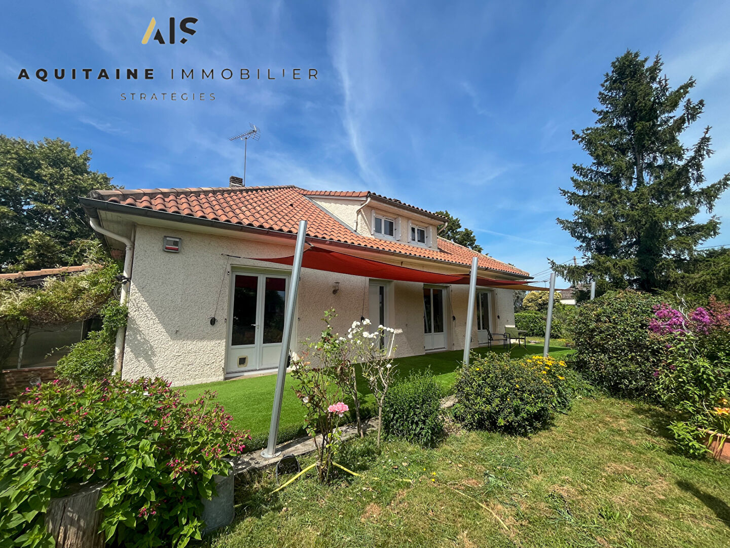 AQUITAINE IMMOBILIER STRATÉGIES - EXCLUSIVITE -  MAISON T5 ENVIRON 190M2 - PISCINE - DOUBLE GARAGE - 3000 M2 DE TERRAIN