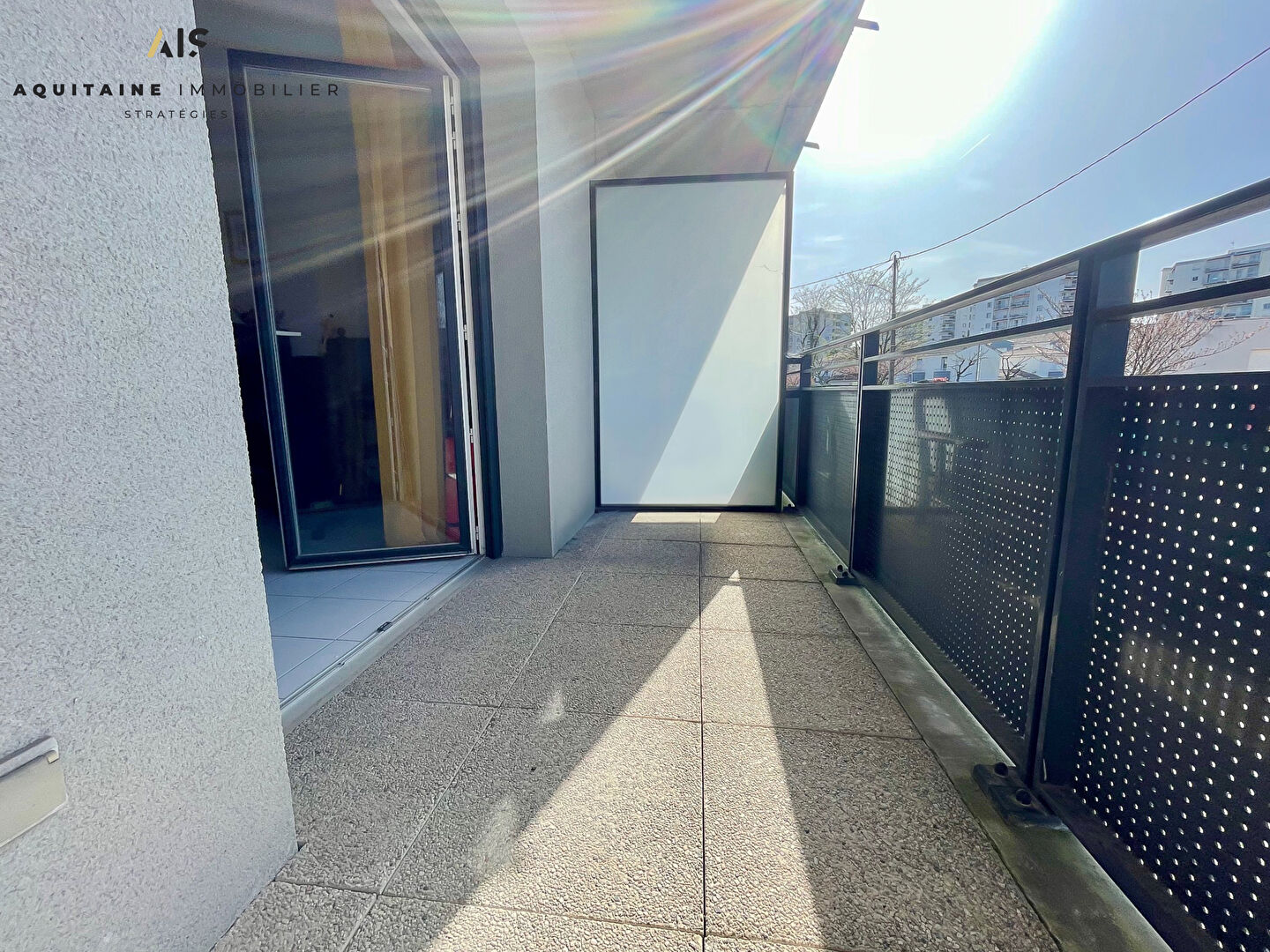 Photo AQUITAINE IMMOBILIER STRATEGIES - MERIGNAC CAPEYRON- APPARTEMENT T2 ENV 45 M² + BALCON + PARKING PRIVATIF EN SOUS SOL. image 5/6