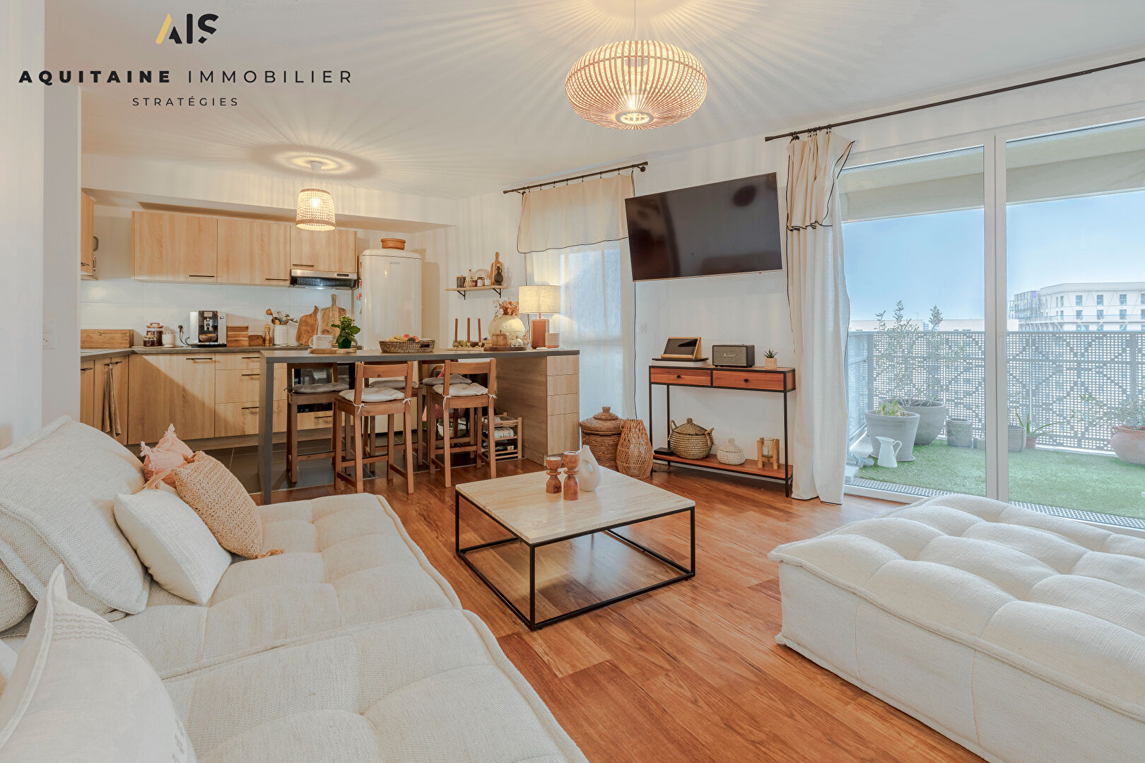 AQUITAINE IMMOBILIER STRATEGIES - EXCLUSIVITE - APPARTEMENT T4  80 M² + TERRASSE 31 M² + PARKING SOUS SOL BORDEAUX  GARE/ EURATLANTIQUE/BELCIER
