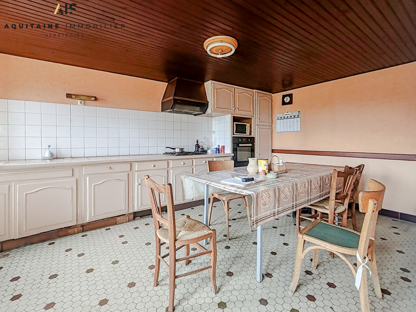 Photo AQUITAINE IMMOBILIER STRATEGIES - MAISON T6 - SAINT MARTIN LA PALLU image 2/6