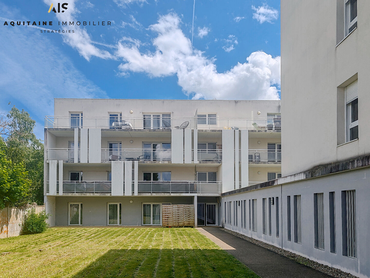 Photo EXCLUSIVITE - AQUITAINE IMMOBILIER STRATREGIES - T2 44M² - POITIERS -  TERRASSE PRIVATIVE - PARKING image 6/6
