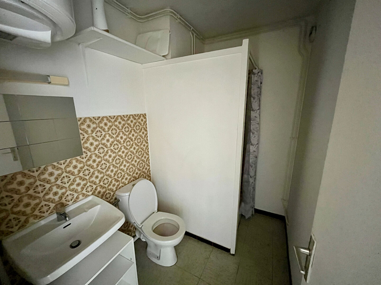 Photo AQUITAINE IMMOBILIER STRATEGIES - EXCLUSIVITE - STUDIO 23 M² BORDEAUX SAINT AUGUSTIN / PELLEGRIN + PARKING EXTERIEUR PRIVATIF. image 3/6