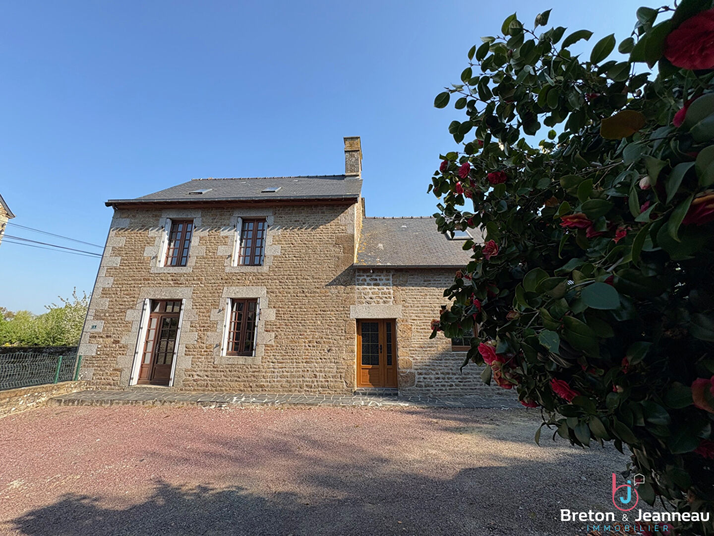 Maison en pierres à Levaré