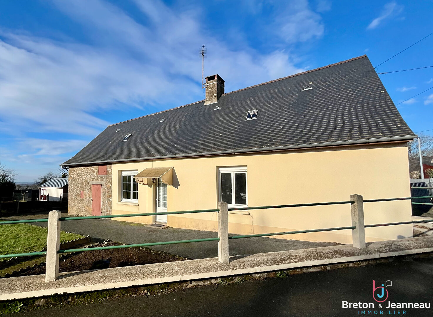 Maison à rénover à proximité de LASSAY-LES-CHÂTEAUX
