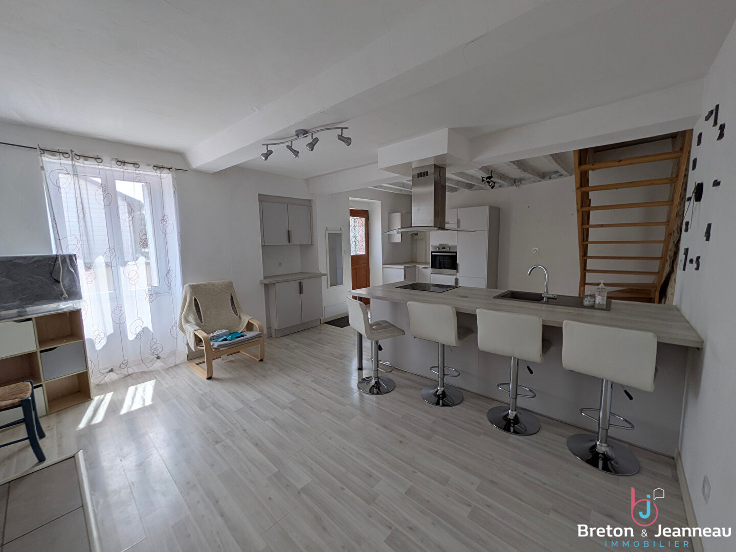 Maison de bourg rénovée à Voutré