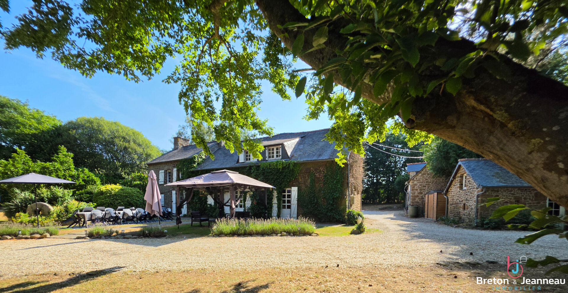 Superbe propriété avec plan d'eau secteur Lassay les Châteaux