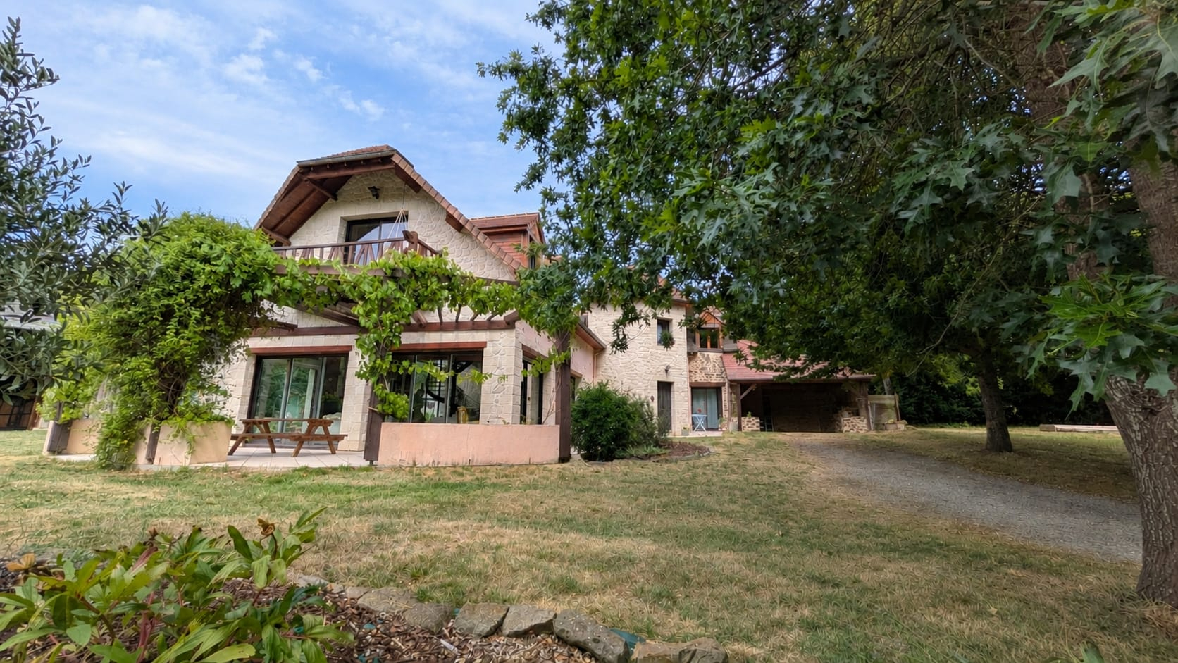 Propriété sur 2 ha 94 à Mont Saint Jean