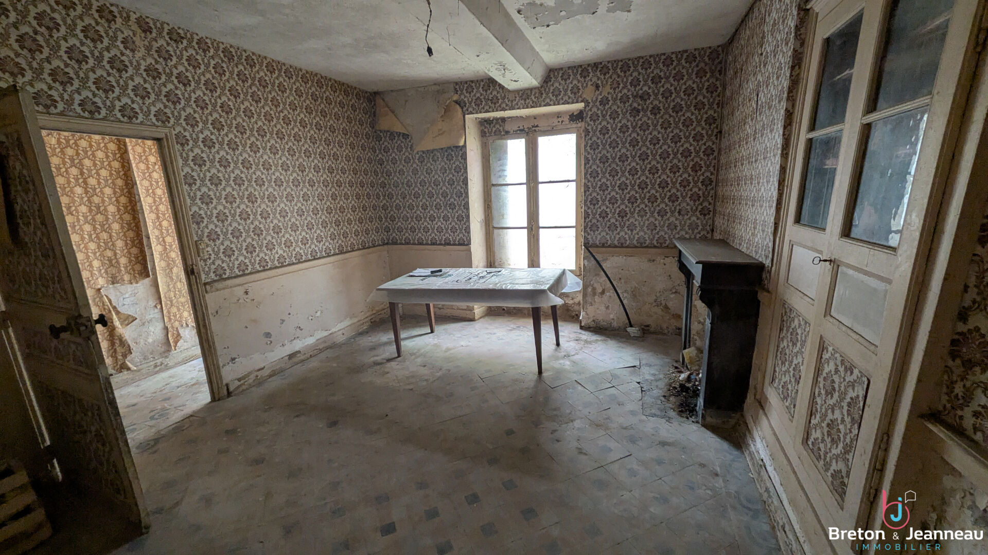 Maison à rénover à Mont Saint Jean