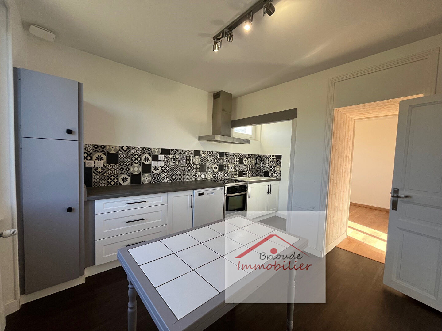 Photo Maison sur sous-sol avec terrain image 3/6