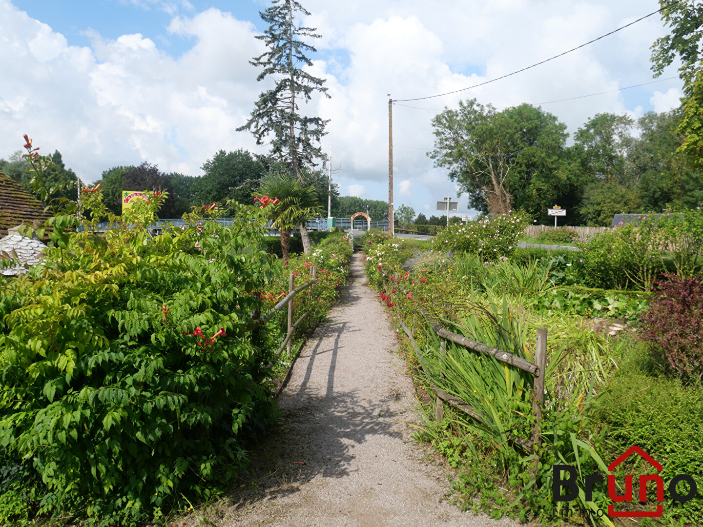 Photo SAIGNEVILLE image 3/6