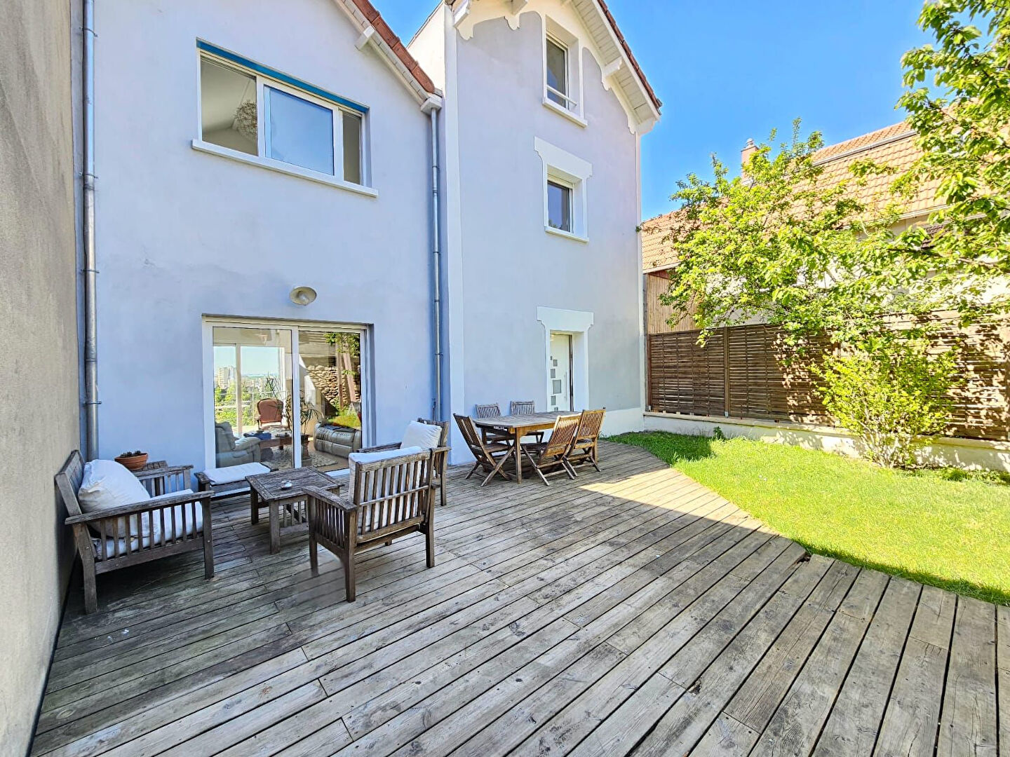 Belle maison 6 pièces avec TERRASSES & JARDINS + 3 BOX *** RIGOLLOTS ***