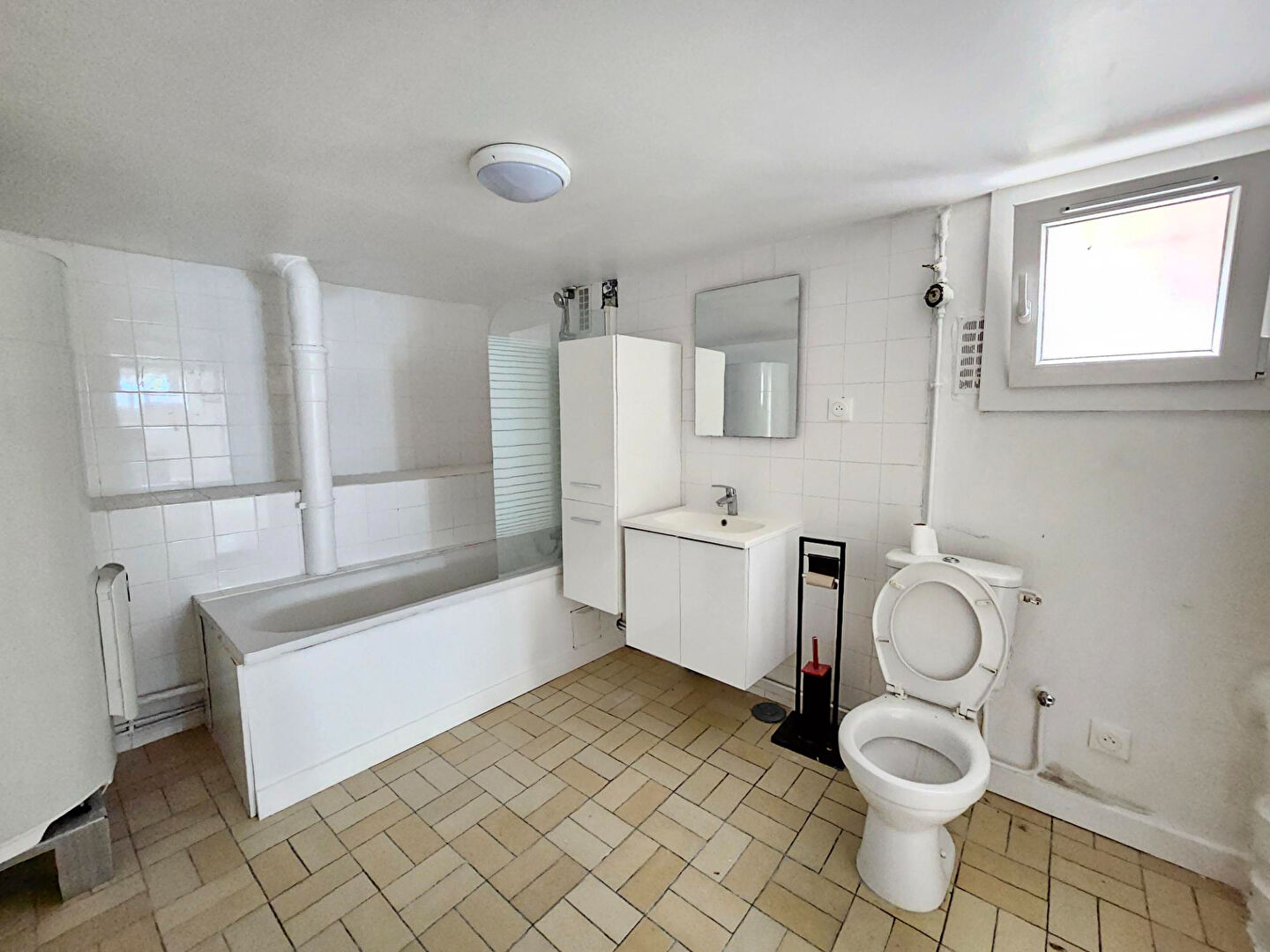 Photo GRAND 2 pièces en Rez-de-Cour + débarras image 5/5