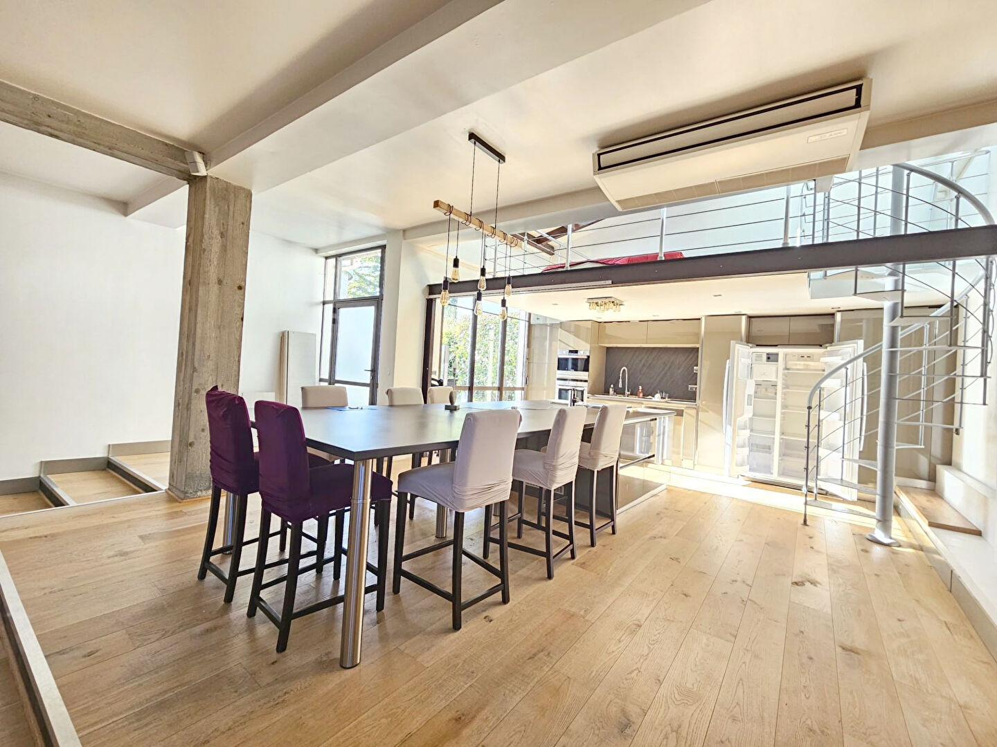 Photo SUPERBE LOFT 6 PIECES + TERRASSE & COUR ** CENTRE VERDUN ** image 2/6