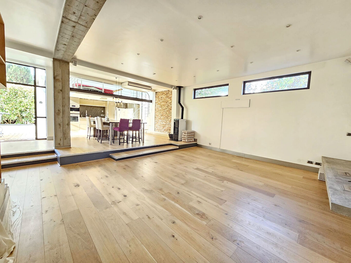 Photo SUPERBE LOFT 6 PIECES + TERRASSE & COUR ** CENTRE VERDUN ** image 4/6