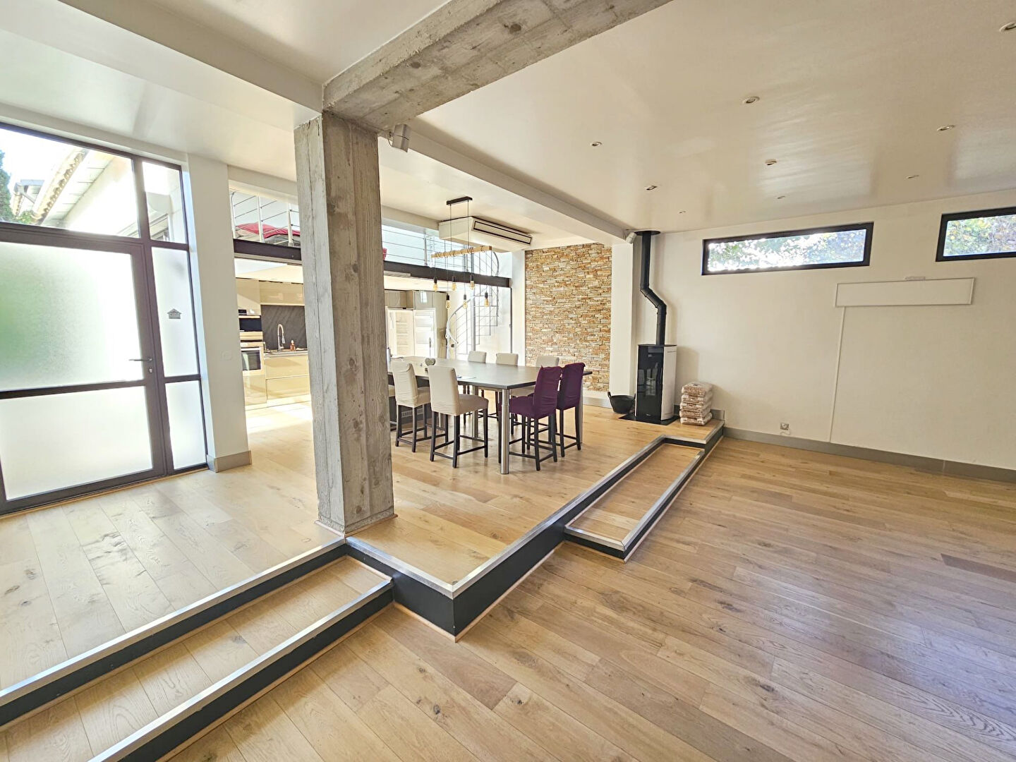 Photo SUPERBE LOFT 6 PIECES + TERRASSE & COUR ** CENTRE VERDUN ** image 6/6