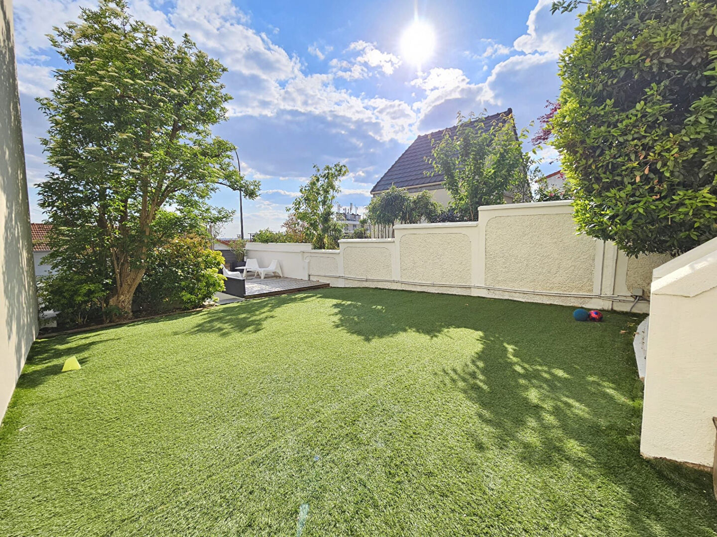 Photo SPLENDIDE MAISON 7 PIECES + JARDIN & PARKING ** RIGOLLOTS ** image 2/6