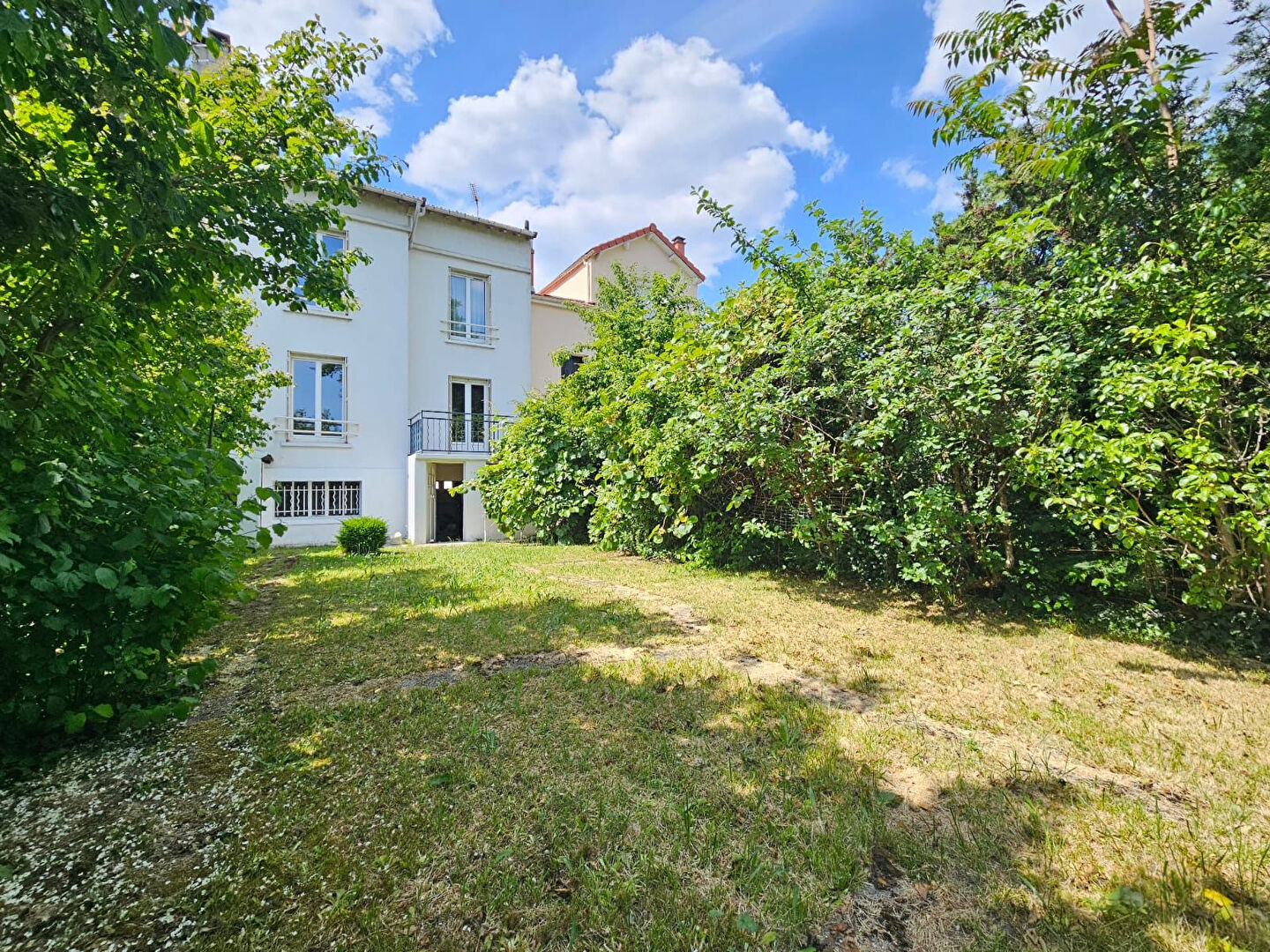 Photo Belle maison 6 pièces + Jardin & sous-sol  *** PROCHE HOTEL DE VILLE  *** image 2/6