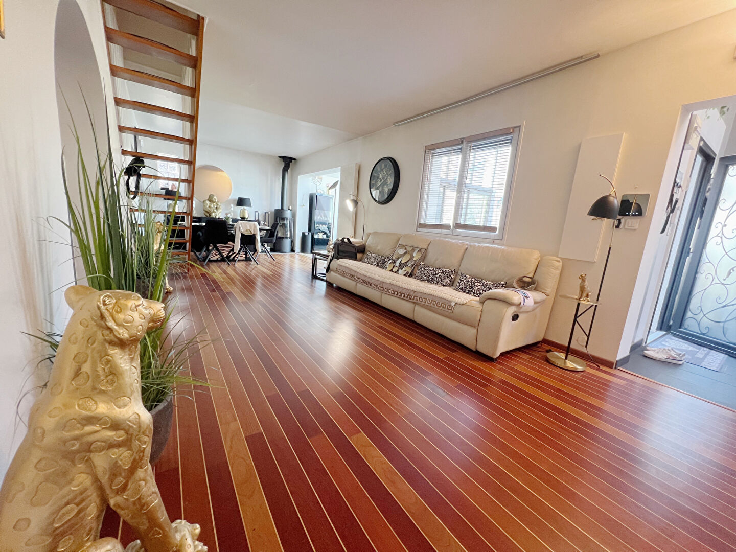 Photo Maison  familiale - 7 pièces - 146 m2 - Jardin image 4/6