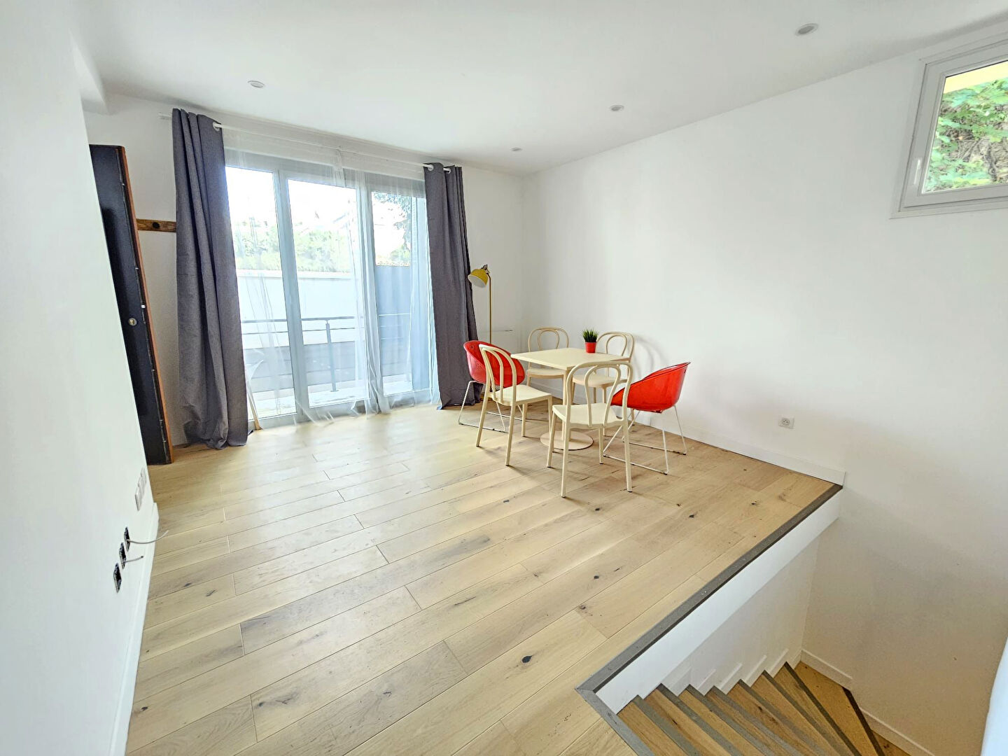 Photo RAVISSANT DUPLEX INVERSE 4 PIECES + BALCON/ TERRASSE ** QUARTIER BOIS  - 10 min M° CHAEAU DE VINCENNES **** image 5/6