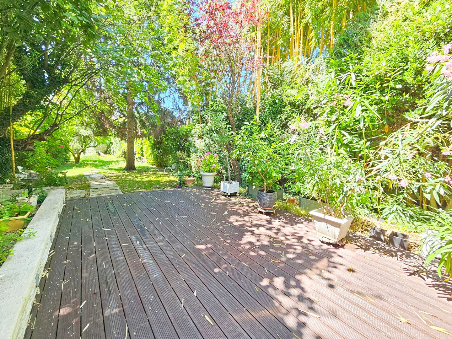 Photo MAISON DE CARACTERE 7 PIECES AVEC JARDIN & GARAGE ** 10 min RER A & BOIS ** image 4/6