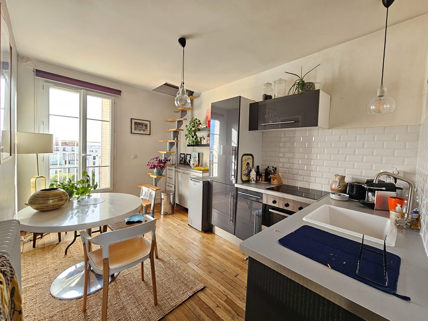 Photo CHARMANT DUPLEX 2/3 P + BALCONNET & CAVE  *** PLEIN COEUR RIGOLLOTS  *** image 2/6