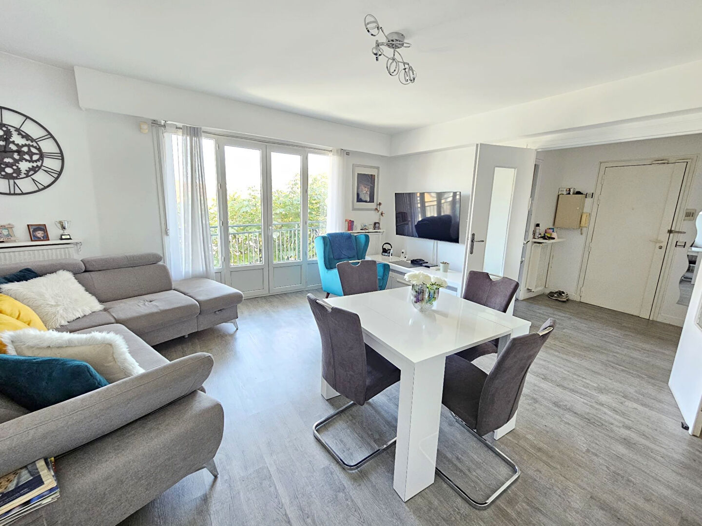 BEAU 3 PIECES + 2 BALCONS + CAVE & PARKING