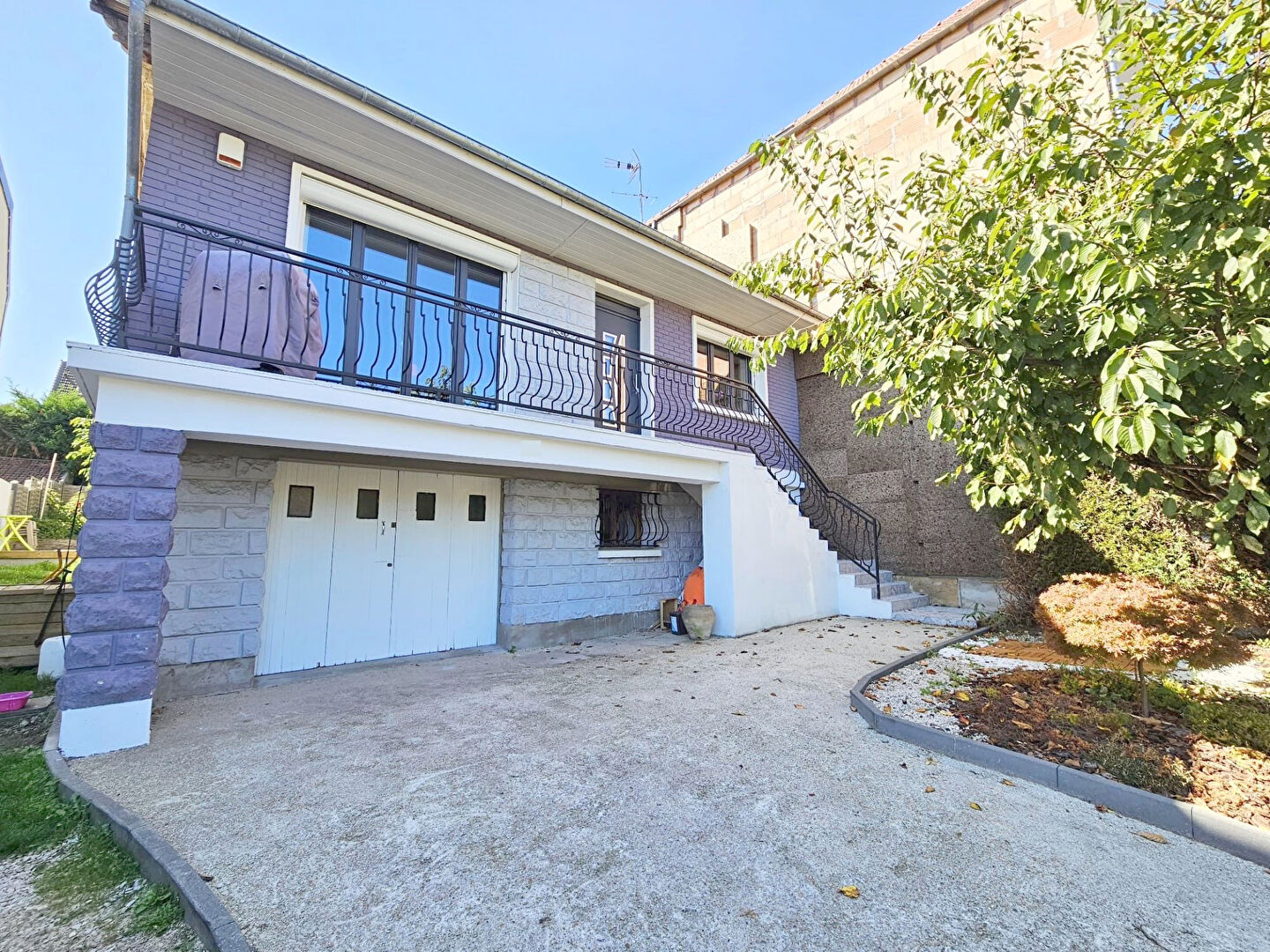 BELLE MAISON 7 PIECES SUR SOUS SOL TOTAL + JARDIN & GARAGE