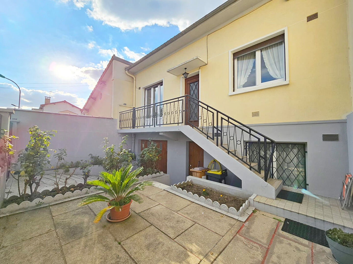 Photo Charmante maison 6 pièces + Terrasse & jardin & garage image 1/6