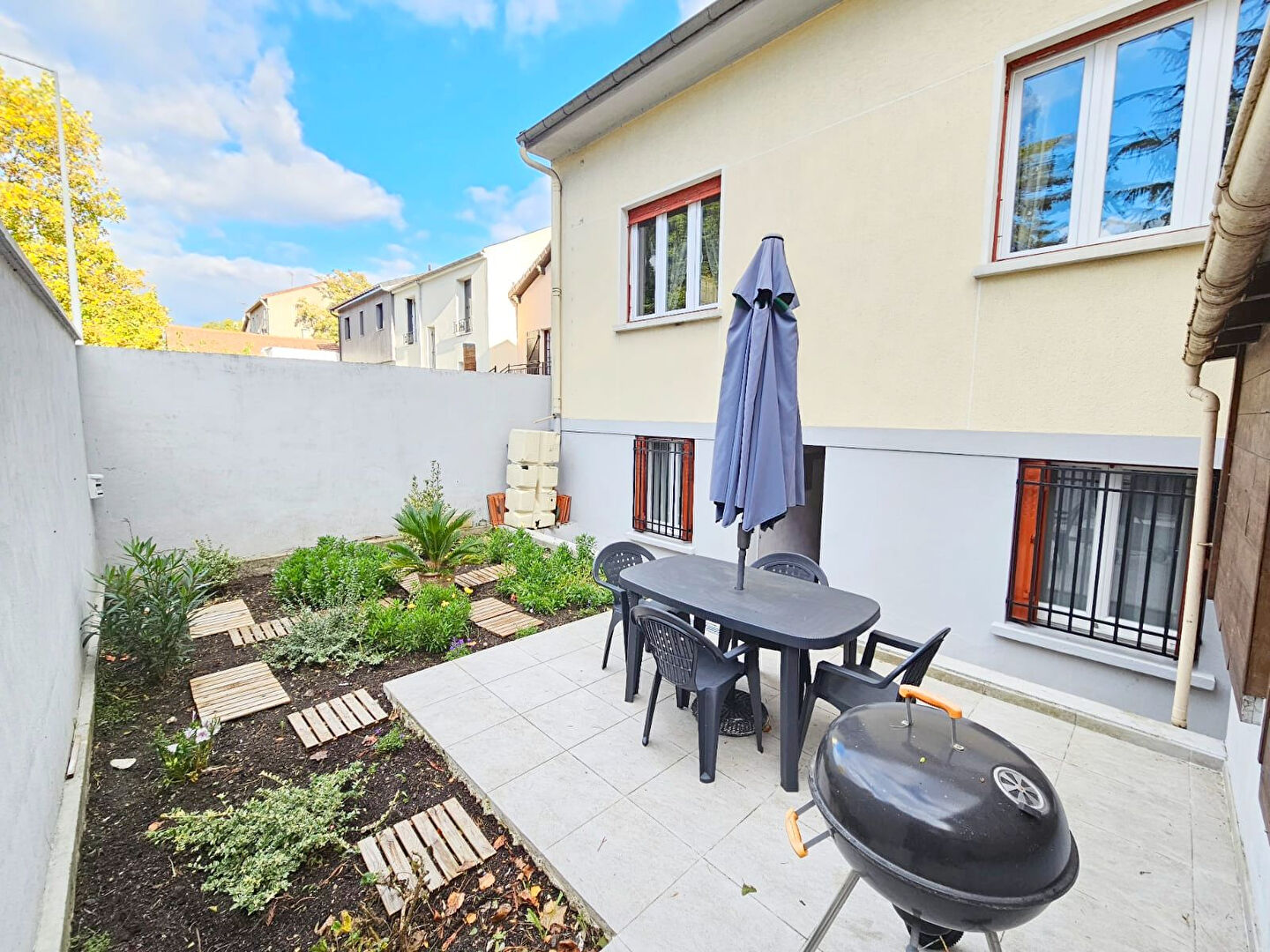 Photo Charmante maison 6 pièces + Terrasse & jardin & garage image 2/6