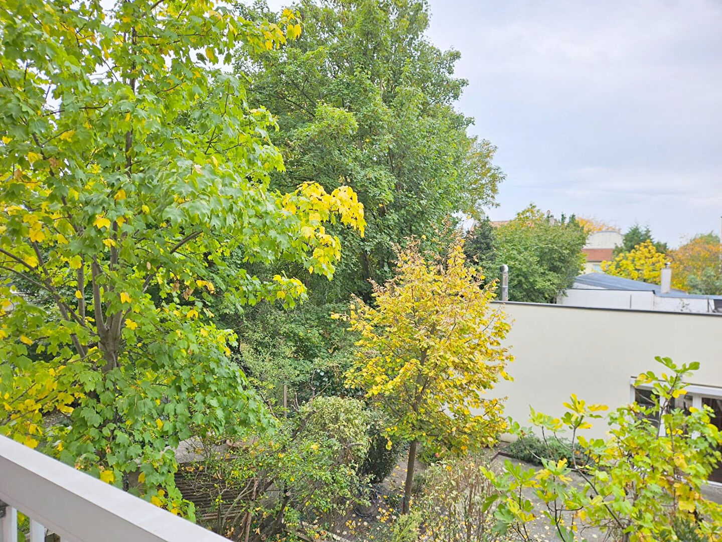 Photo SUPERBE 3 pièces + 2 BALCONS + CAVE  ** 5 min RER A & BOIS ** image 3/6