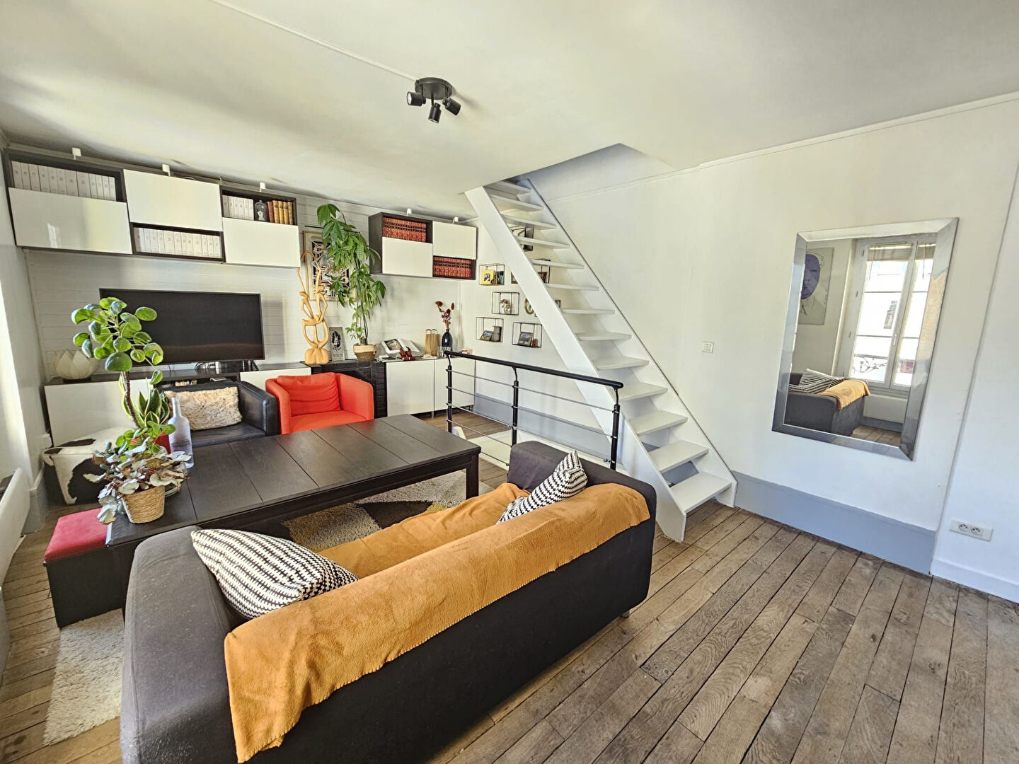 Photo SUPERBE TRIPLEX 3 PIECES + CAVE  ** QUARTIER VILLAGE - 8 min RER A & BOIS ** image 2/6