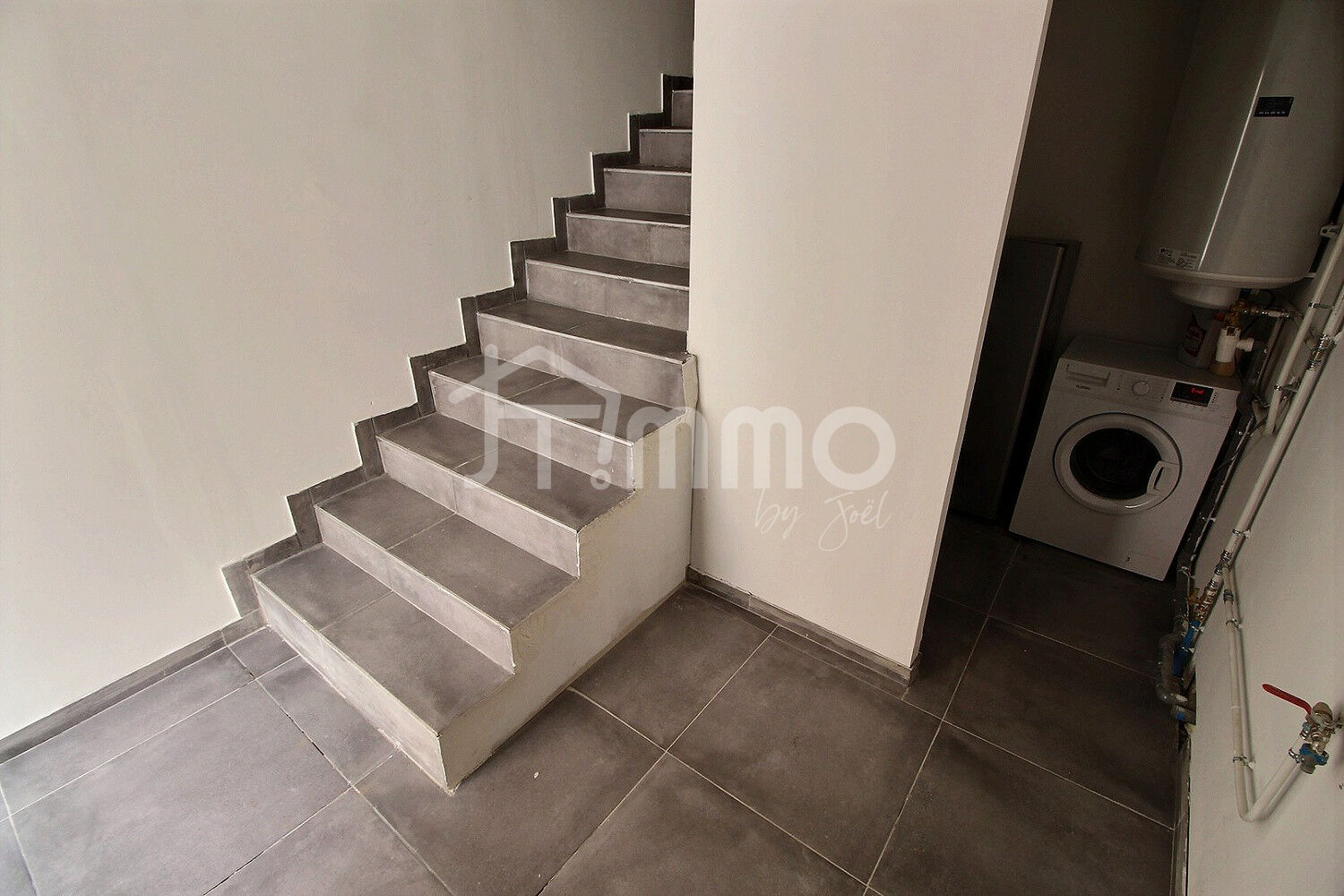 Photo BANYULS DELS ASPRES - Maison de village rénovée en R+1 de 71m²  environ avec Garage 60m². image 3/6