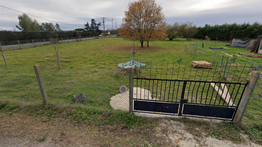 Photo Terrain Eaunes 3019 m² image 3/4