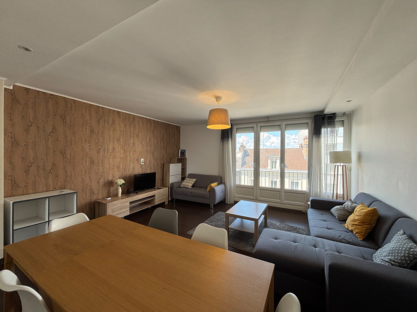 Photo APPARTEMENT MEUBLÉ T3 - 66.7 M² - REIMS CENTRE image 2/6