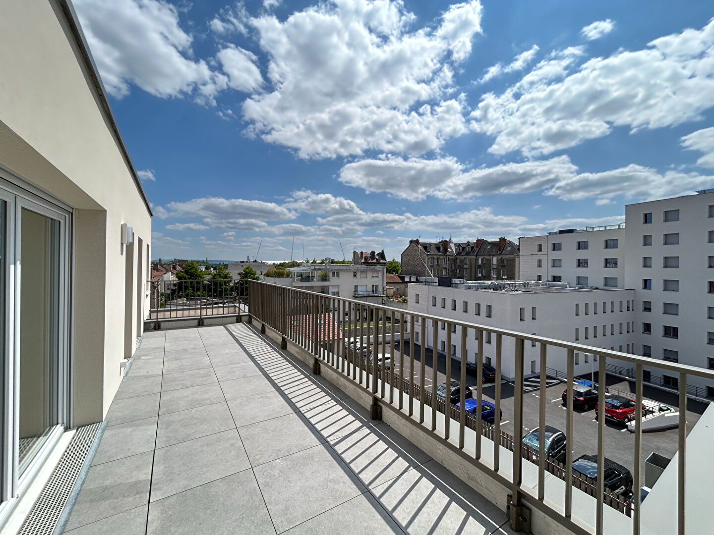 Photo DERNIER ÉTAGE AVEC TERRASSE - 124 M² - HYPERCENTRE-VILLE image 5/6