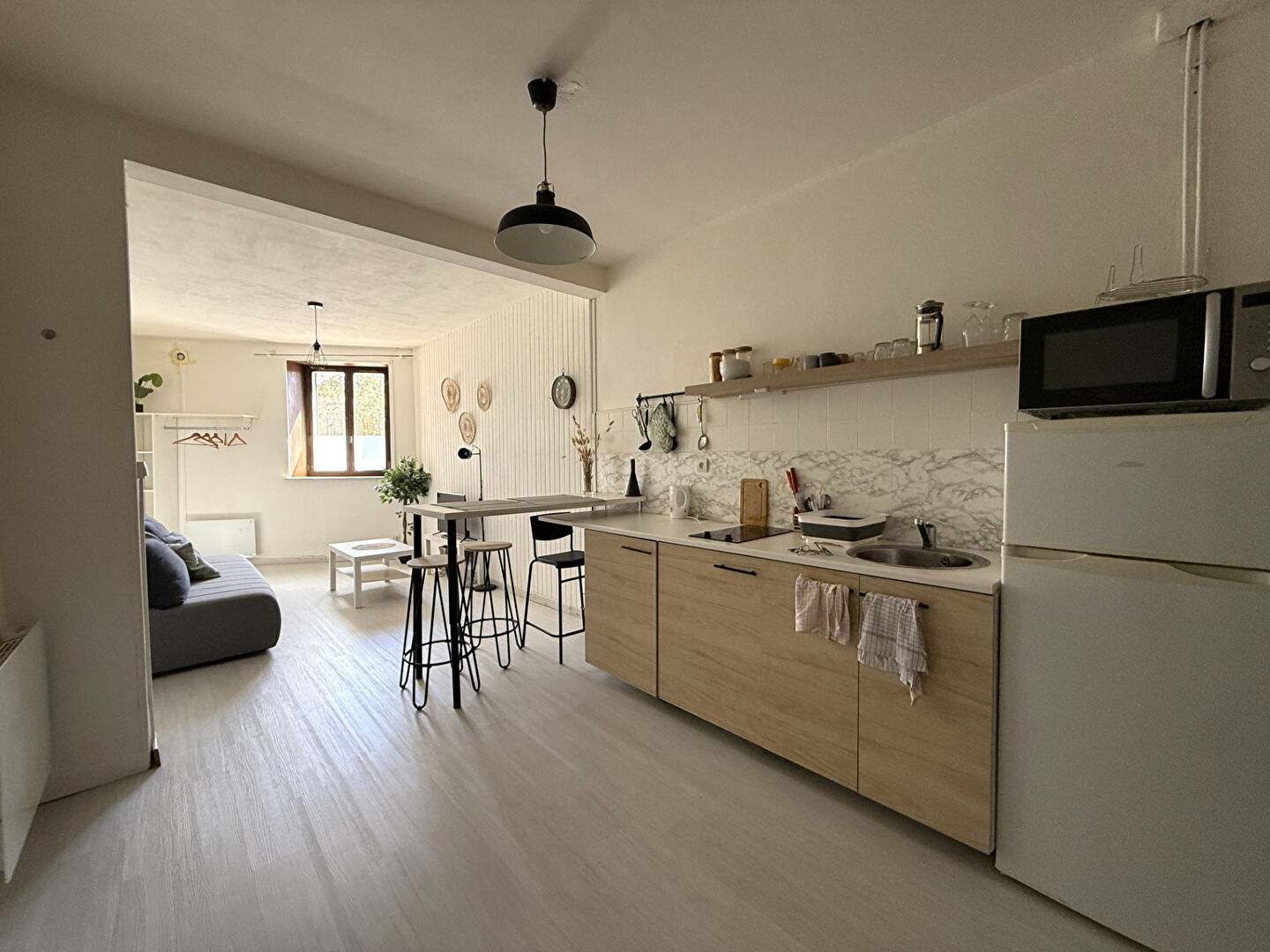 Photo STUDIO MEUBLÉ 32 M² - CENTRE-VILLE image 2/4